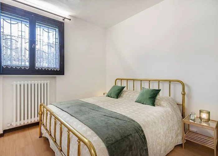 Heaven Near Ferrari's - Train Station 摩德纳