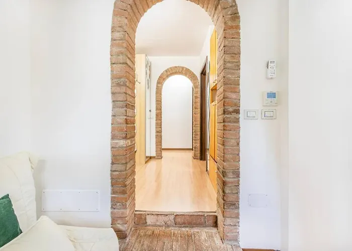 Heaven Near Ferrari's - Train Station 公寓